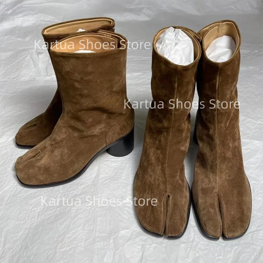 

Женские коричневые замшевые ботильоны с разрезом на массивном каблуке, дизайнерские ботинки, острые женские осенние классические офисные уличные короткие ботинки в стиле ретро