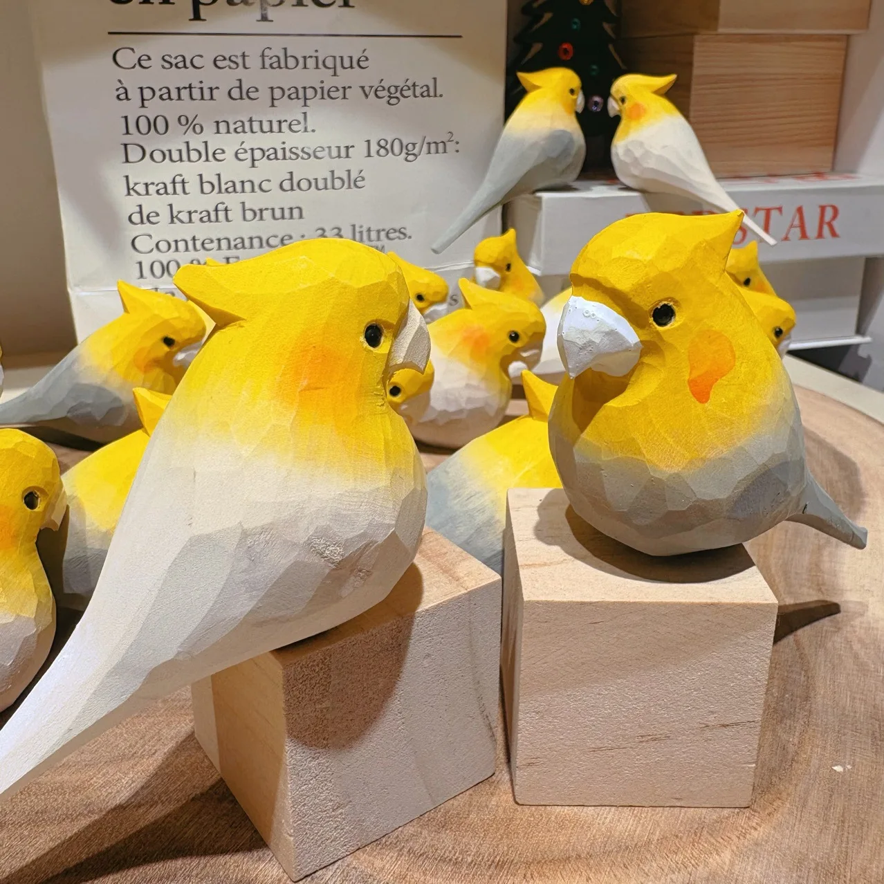 Figuras de pájaros pequeños talladas en madera hechas a mano, adorno de escultura de escritorio de madera, decoraciones creativas para coche, manualidades, regalo pequeño, 1 ud.