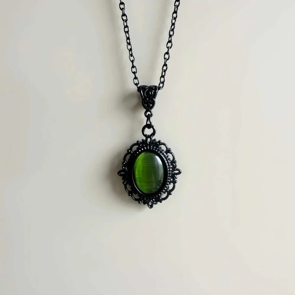 Victorian Medieval Green Cat's Eye Stone Black Oval Filaments Pendant Necklace for Women Gothic Halloween Party Retro Jewelry