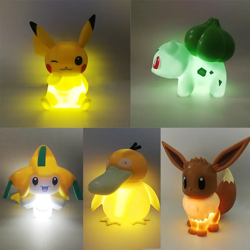Genuino Pokemon elf figura de luz nocturna Pikachu Eevee Psyduck Bulbasaur Jirachi lámpara de noche dormitorios juguetes para niños regalo de Navidad