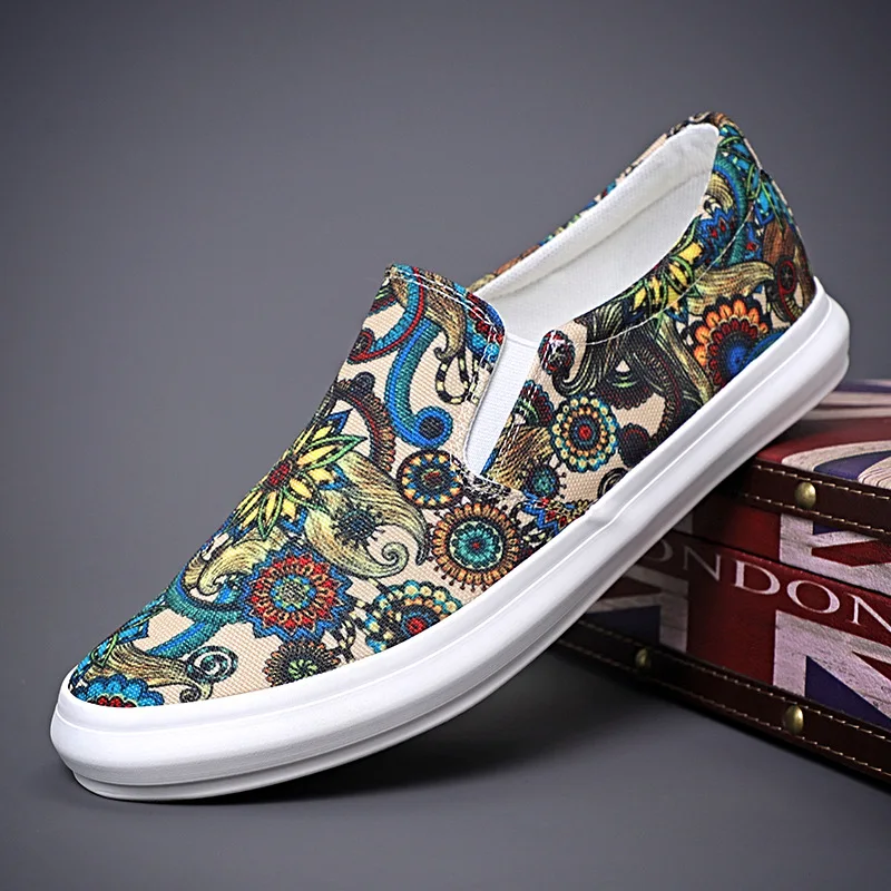 New Shoes for Men Canvas Casual Shoes Spring Trend Flower Print Flat Skateboard Shoes Youth Street Cool Slip-on Loafers