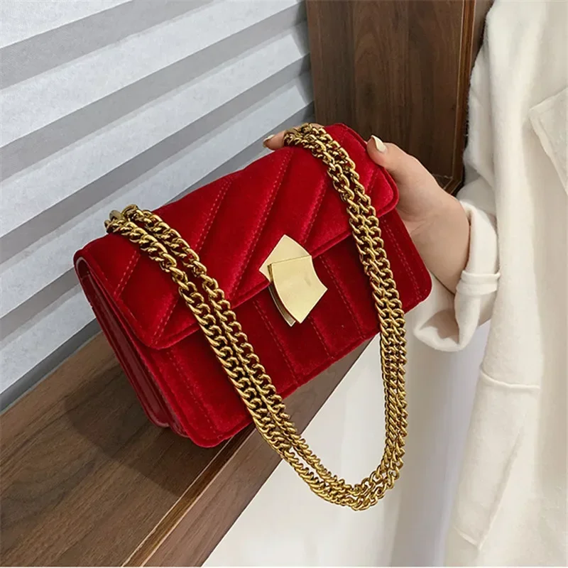 Luxury Female Chain Shoulder Small Square Bag Female New Handbag Fashion Velvet Retro Shoulder Metal Lock Chain Shoulder Bag