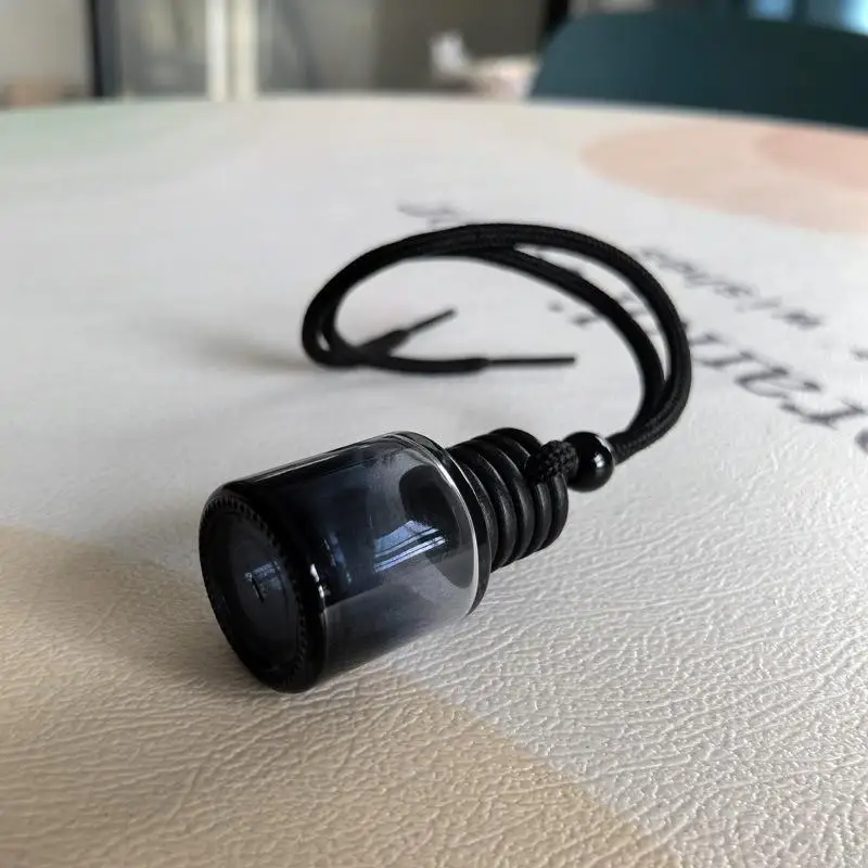 【M】1Pcs Black Cap Dyed Cylinder Empty Bottle Car Essential Oil Diffuser Fragrance Air Freshener Scent Perfume Bottle Ornament