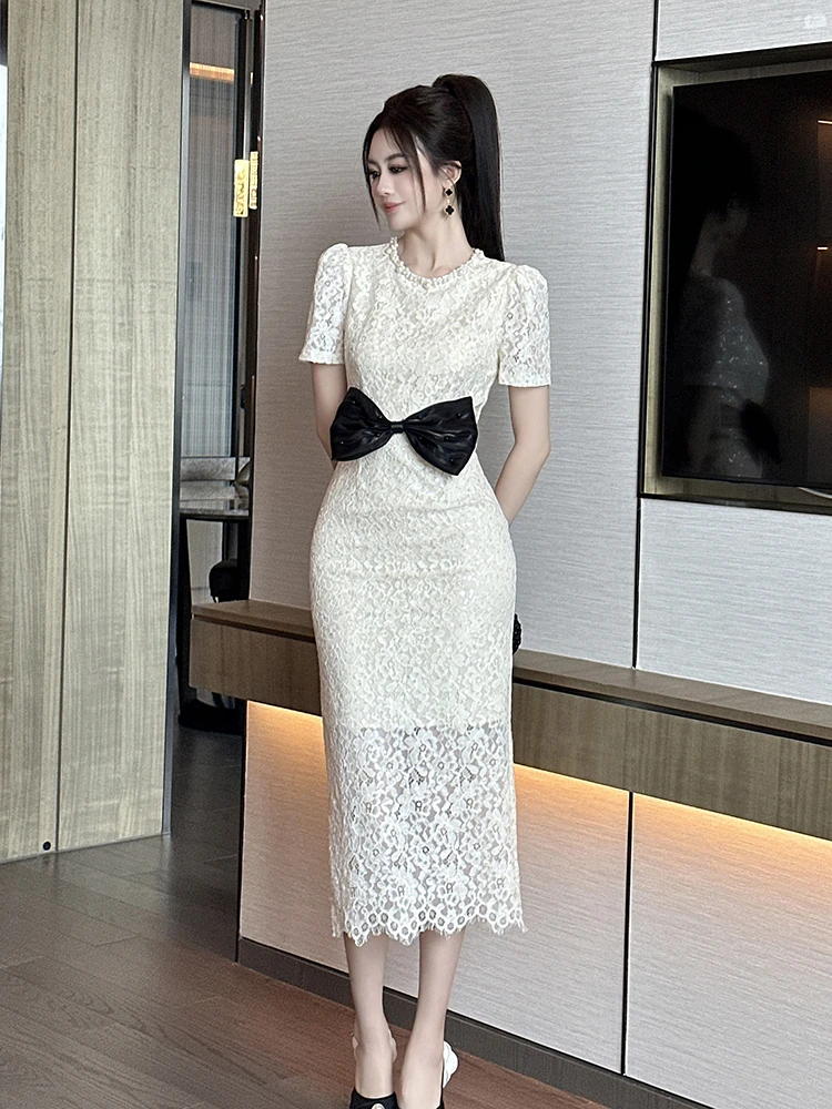 Robe longue en dentelle pour femmes, tempérament français, élégante, célébrité, perlée, col rond, manches courtes, taille haute, enveloppée dans les hanches, été