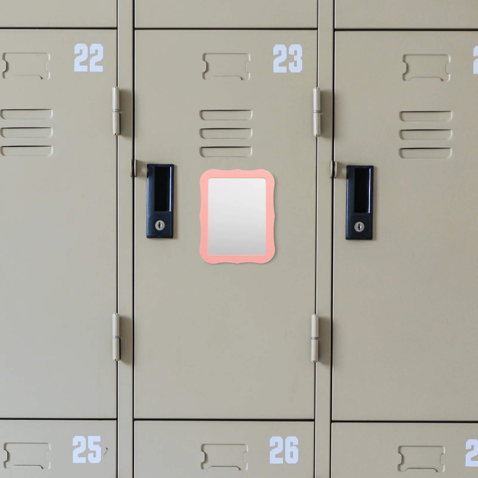 コンパクトな5.3x6.9インチの磁気メイクアップミラー、ロッカー、冷蔵庫、ツールボックスに強力に固定、寮、バスルーム、旅行に持ち運びが簡単