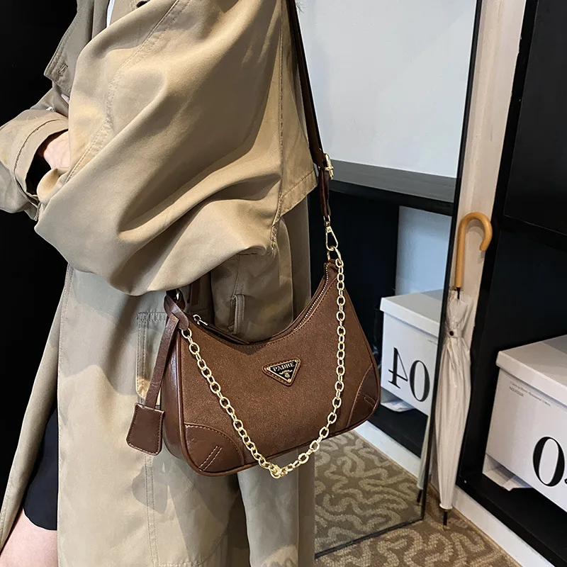 2024 New Frosted Crescent Crossbody Bag High-end Chain Bag Fashionable and Versatile Shoulder Bag