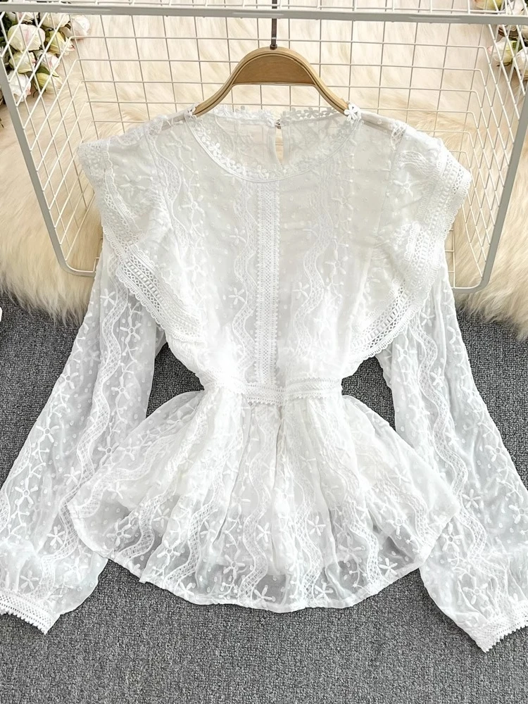 

French Slim Waist Shirts O Neck Lantern Sleeve Solid Color Tops Lace Embroidery Ruffles Blouses Spring All Match Women Clothing