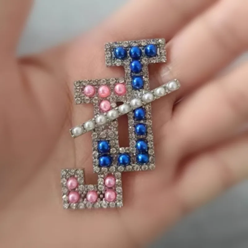 1Pcs Jack And Jill Pink Blue White Pearl Rhinestone Brooch Women JJOA University Sorority Fraternity Lapel Pin OGB61 Card Pack