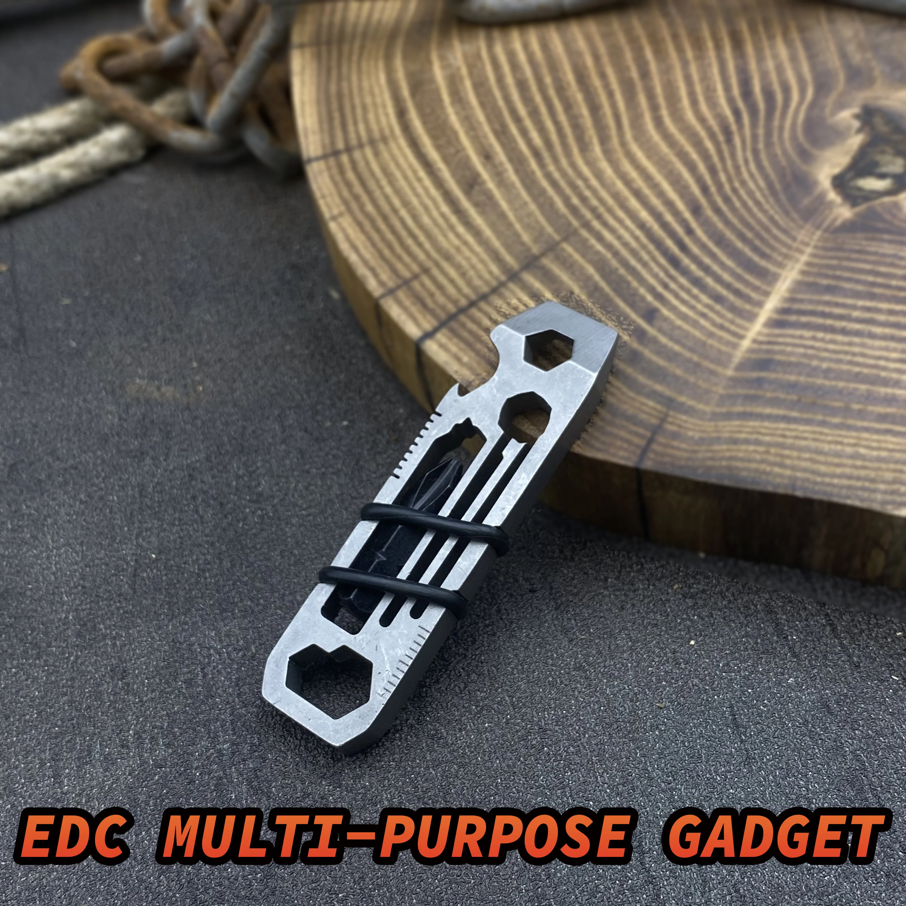 EDC Pocket Survival Tool Camping Screwdriver Bottle opener Wrench Key Chain Outdoor Tools Portable multi-function tool
