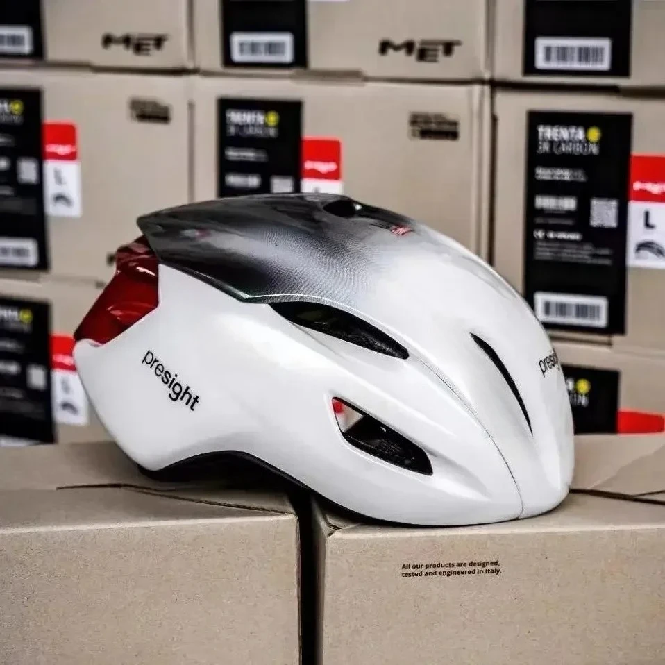 

2025 Newest Model Streamlined Integrated Ultra-Light Aerodynamic Cycling Helmet (Gradient Look + Vent Holes)