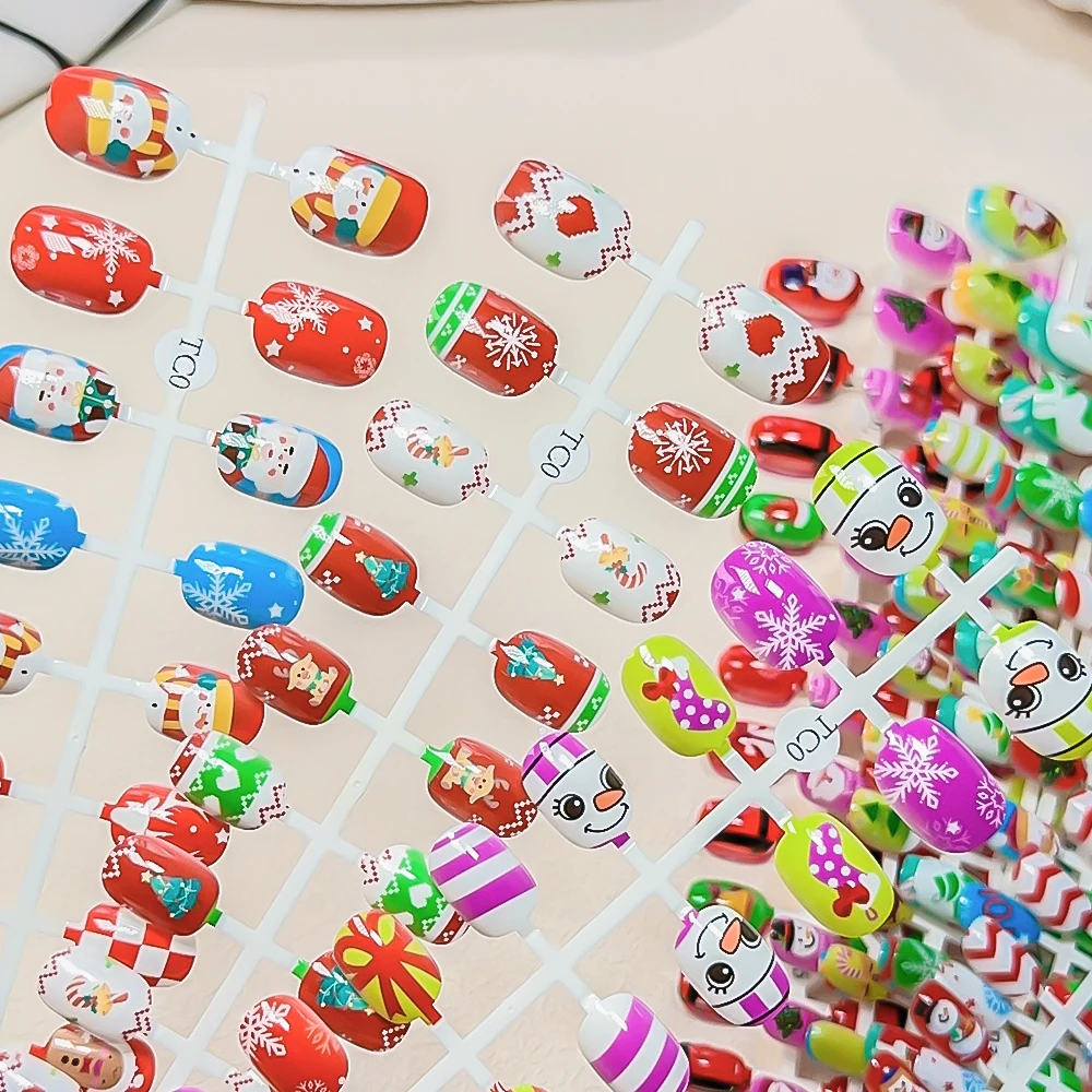 24 stk/strip leuke cartoon kinderen kerst ontwerp kunstnagels 3D volledige dekking kort dragen nepnagels populaire kinderen druk op nagels
