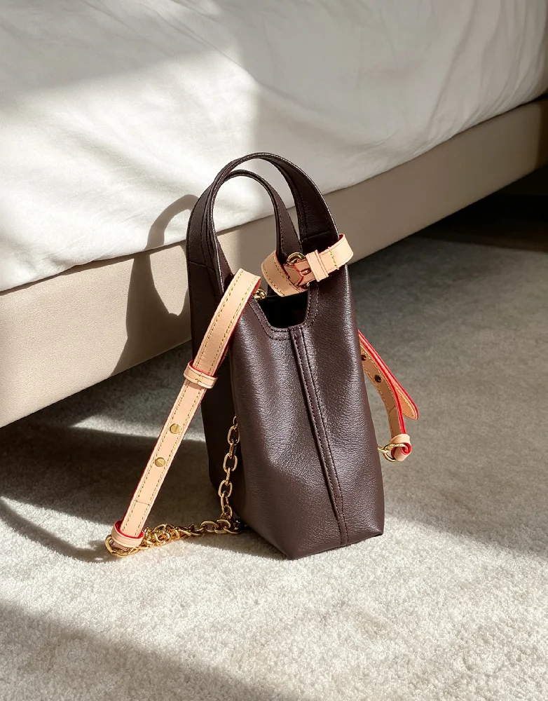 Vielseitige Designer-Handtasche für Damen, vielseitige Schultertasche aus PU-Leder, schickes Metall-Accessoire, Umhängetasche, mehrere Innentaschen, Reißverschluss, für den täglichen Gebrauch,