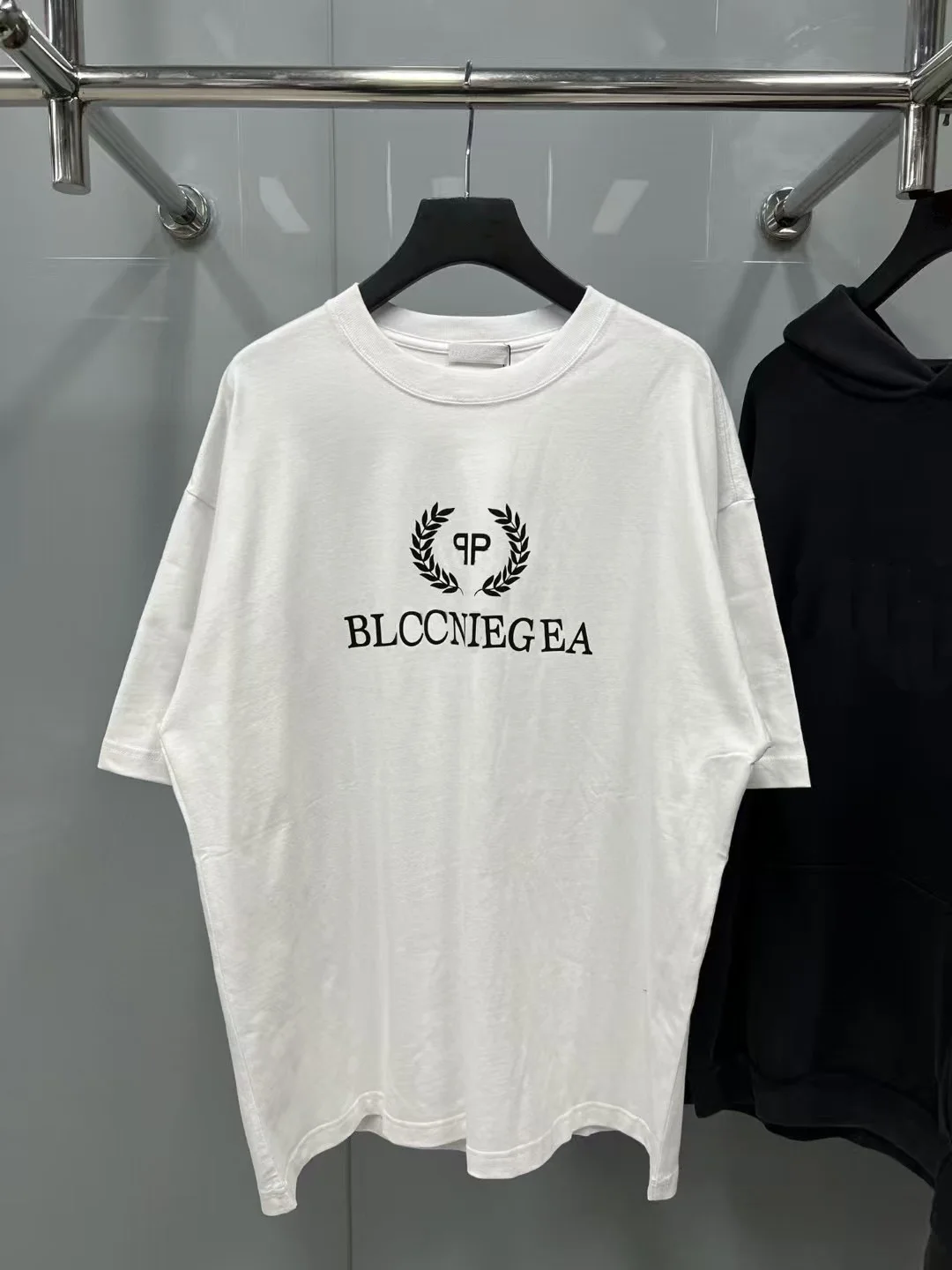 

BLCCNIEGEA B-Home Classic Fashion Paris T-Shirt with Letter Print/Embroidery Loose Fit Unisex Casual Cotton Short Sleeve