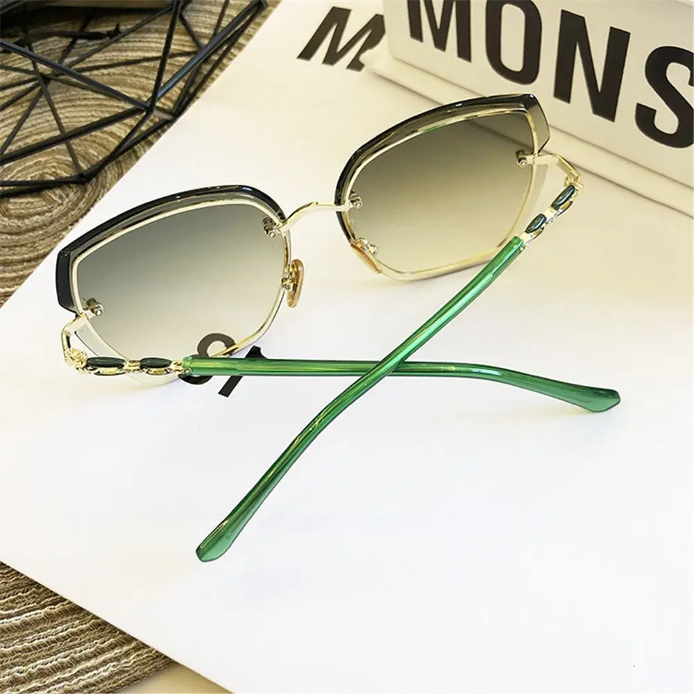 Vintage Street Wear Eyewear Rimless Square Sunglasses Shades Designer Sun Glasses Women's Polarized Sunglasses