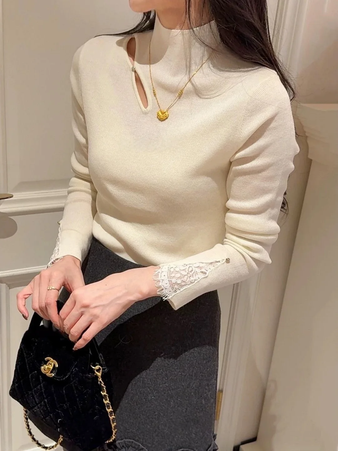

Женский вязаный свитер с кружевными вставками и высоким воротником, новинка 2026 года, ранняя весна, теплый, можно носить как верхнюю одежду или как нижний слой.