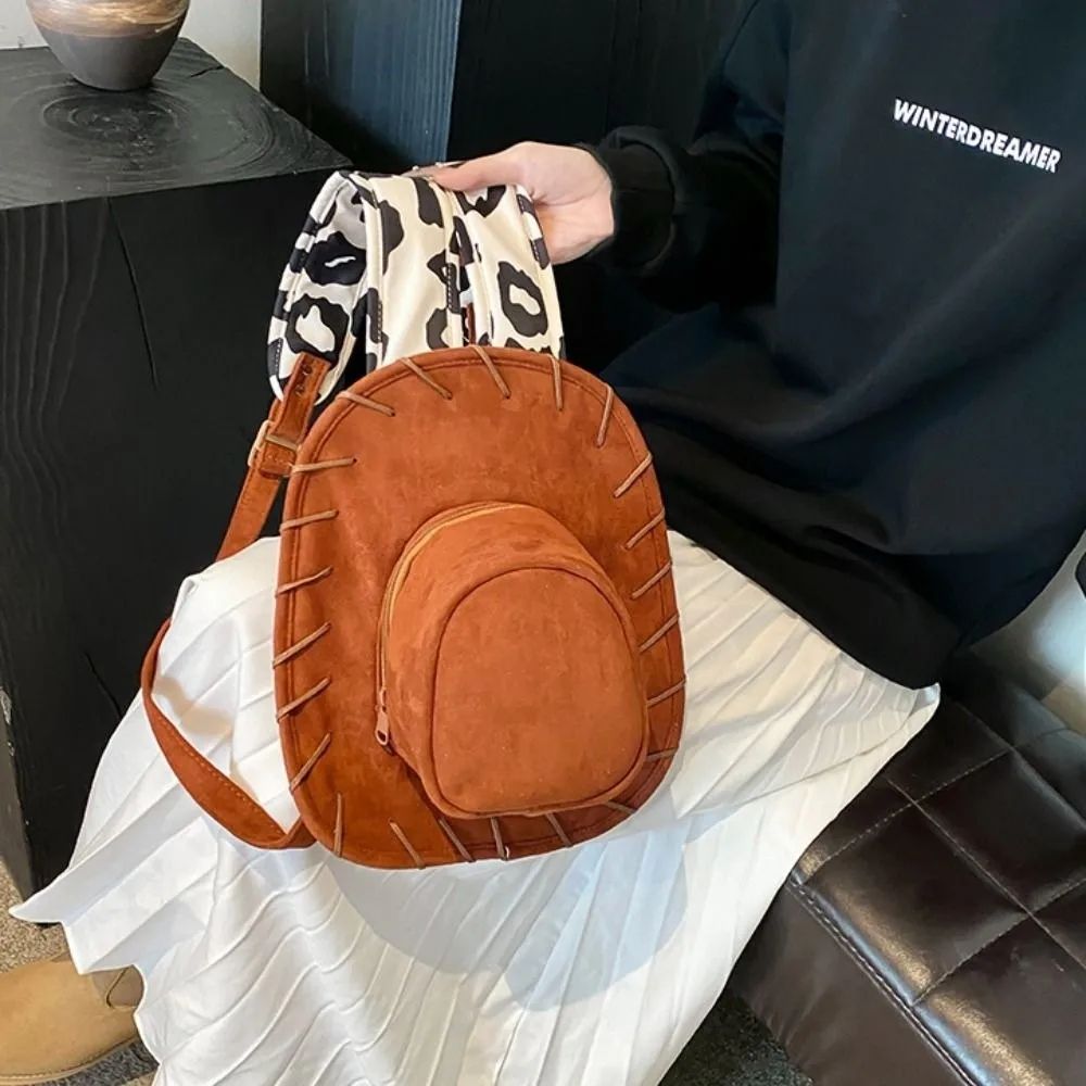 Creative Brown Cowboy Hat Backpack Adjustable Strap Retro Hat Shaped Backpack Metal Zipper Western Style Backpack Outdoor Travel