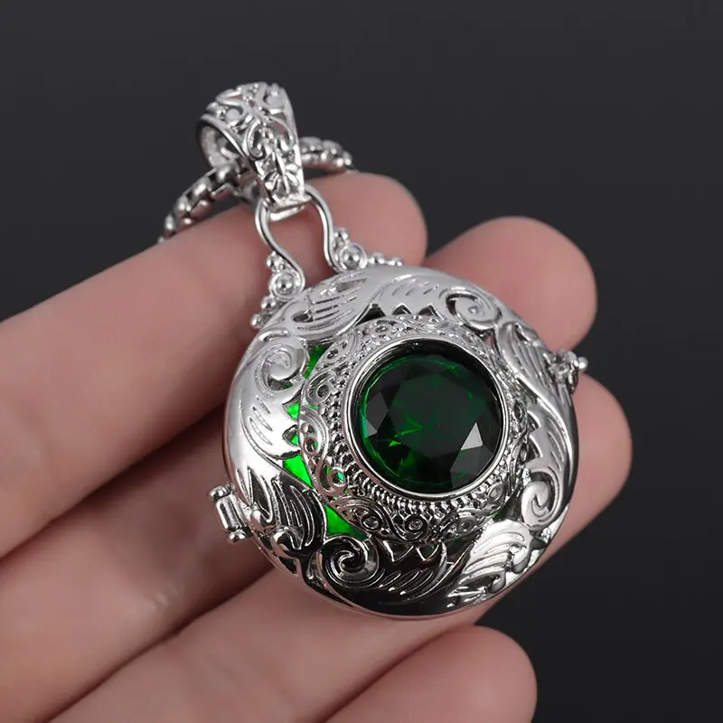 Vintage Green Crystal Necklace Carved Handmade Hollow Aroma Box Pendant for Women Fashion Trendy Multifunctional Jewelry Gift