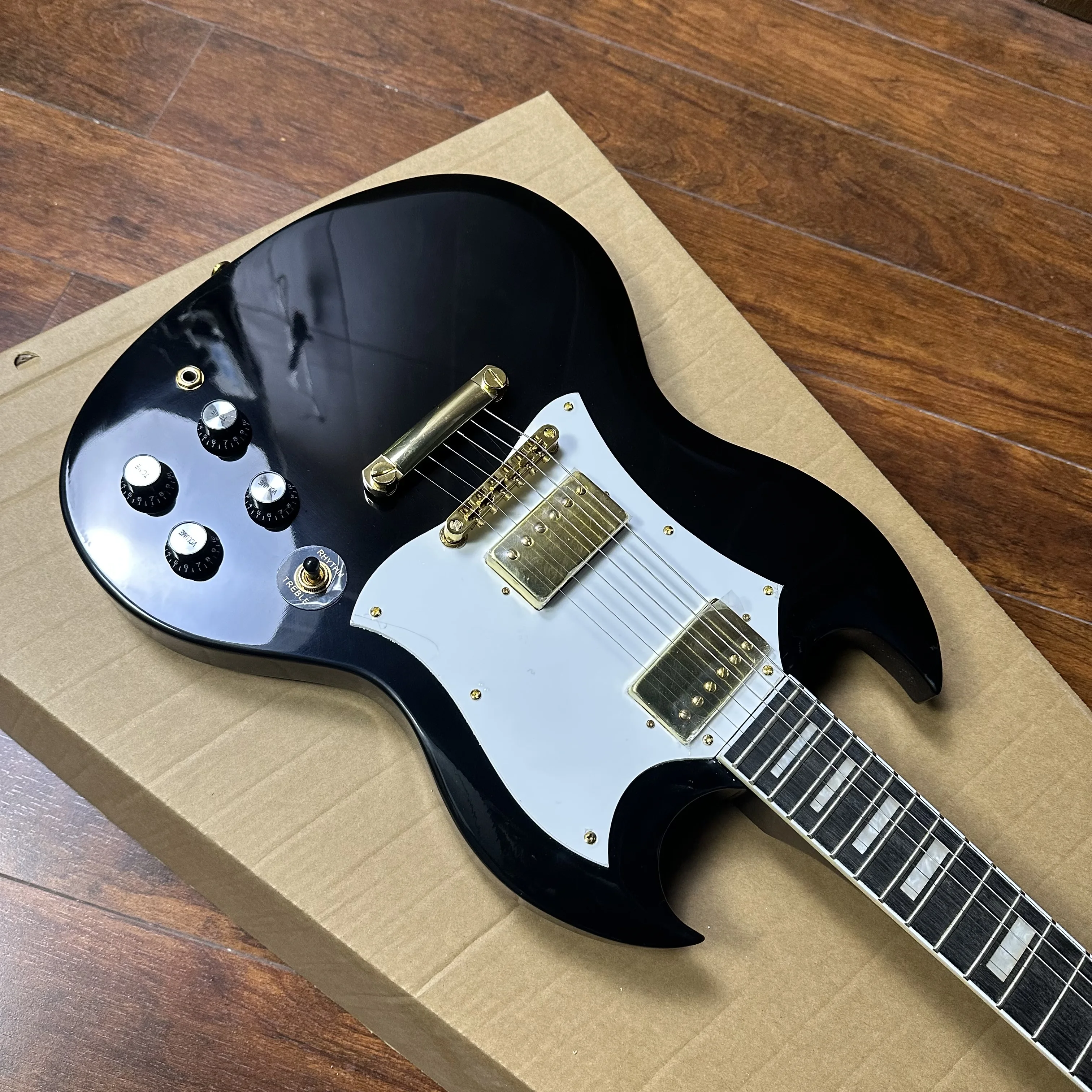 High quality black SG Custom electric guitar,in stock