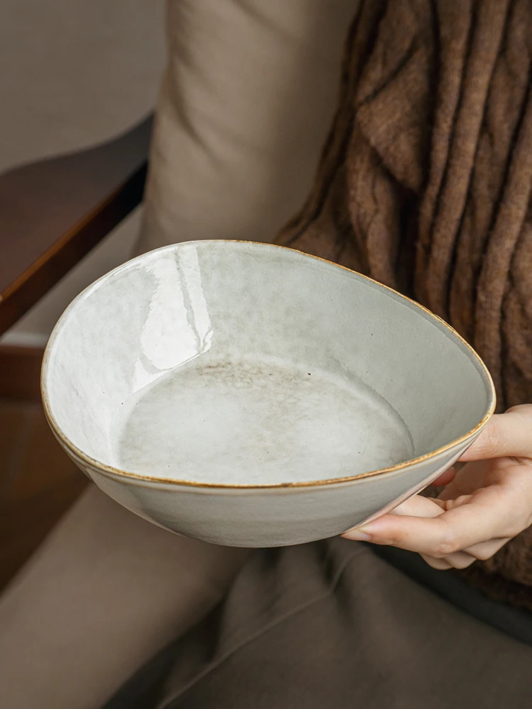 Creative Triangle Bowl 7.5 Inch Salad Bowl Retro Ceramic Dish Japanese Style Unique Shape