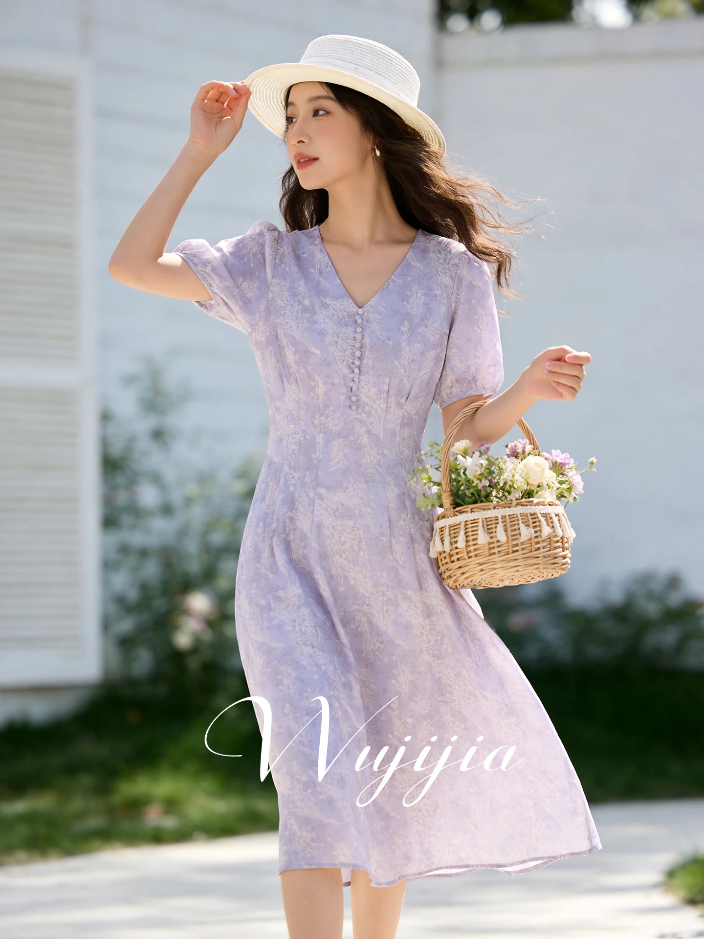 

plus Size Floral Embroidery Dress Gentle Wind Bubble Sleeve Waist Cinched Slimming Midi Dress Summer New Arrival Women's Fashion