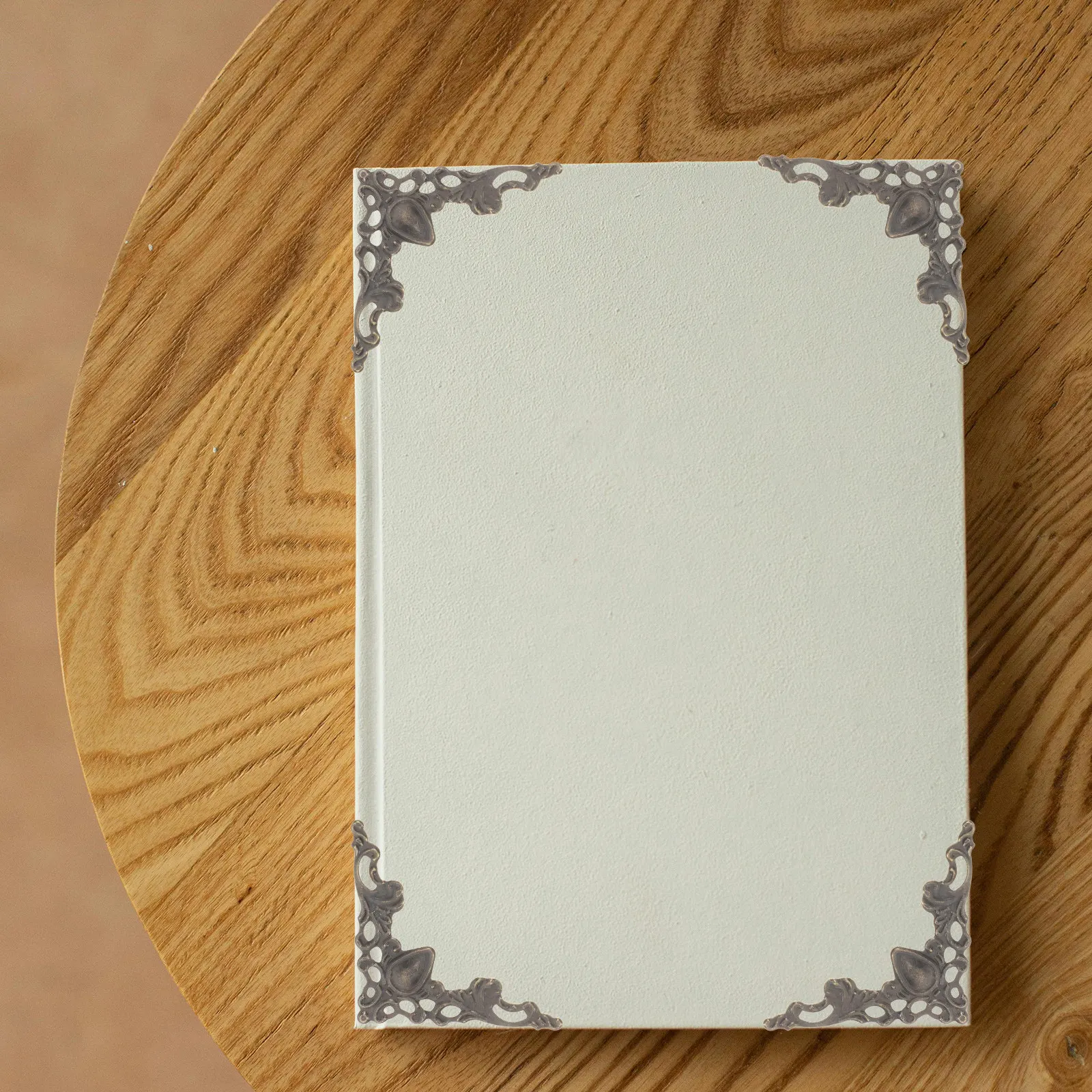 Vintage Iron Decorative Corner Protectors for Books Photo Albums Furniture Jewelry Boxes Scrapbooking Menu Covers Edge