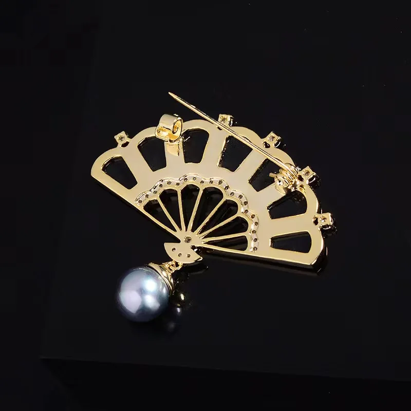 Elegant color Abalone shell pearl fan brooch micro zirconium high-grade Chinese style style shawls cheongsam pin female