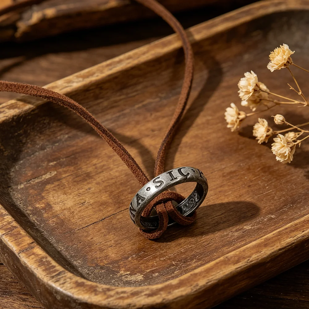 Uncharted 4 Nathan Drake Cosplay Pendant Necklace - Vintage Engraving Leather Chain Game Character Jewelry Props