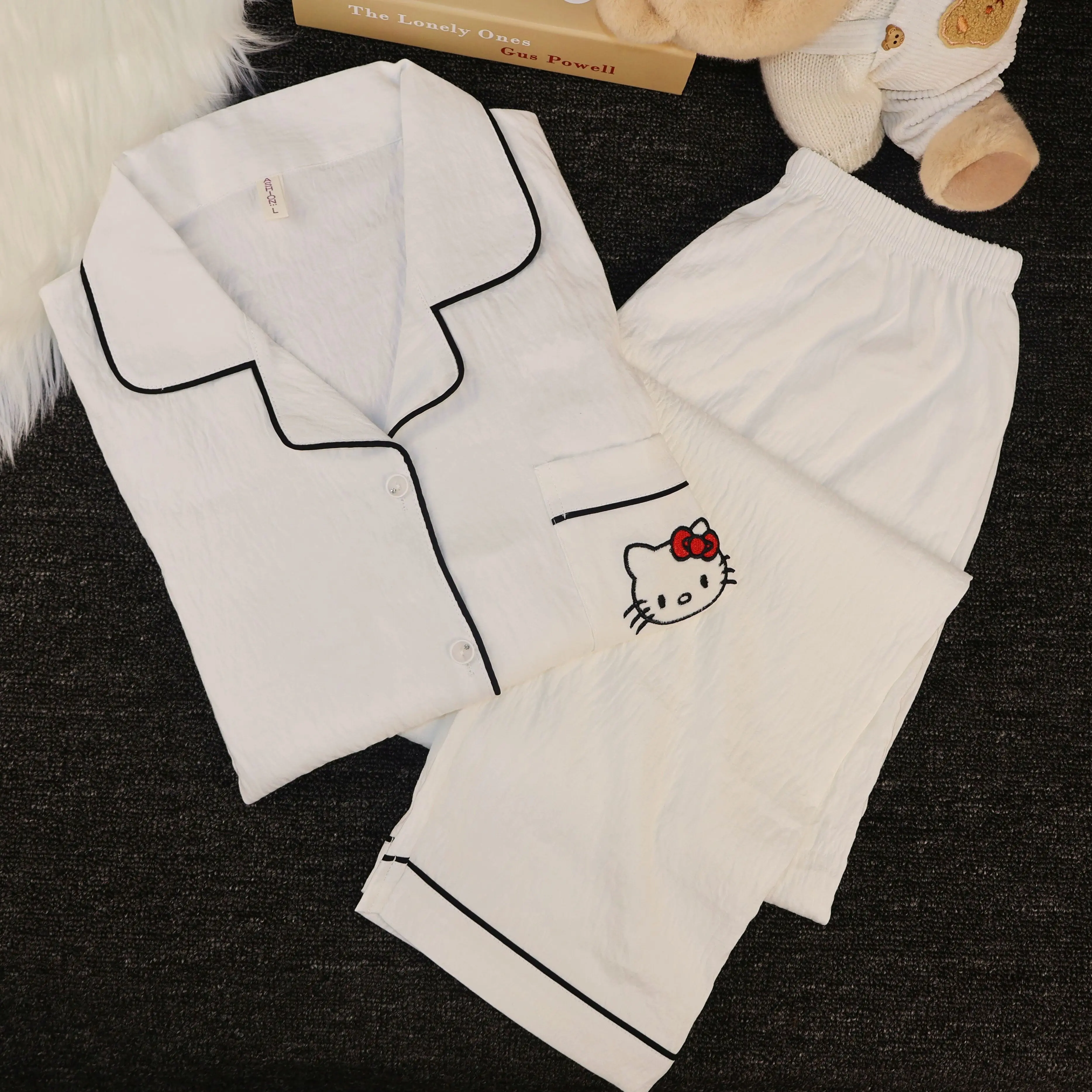 

Пижамный комплект с длинными рукавами и вышивкой «Hello Kitty», женская домашняя одежда, весенне-осенняя одежда для дома, повседневный милый костюм ​ Пижамный комплект из двух предметов