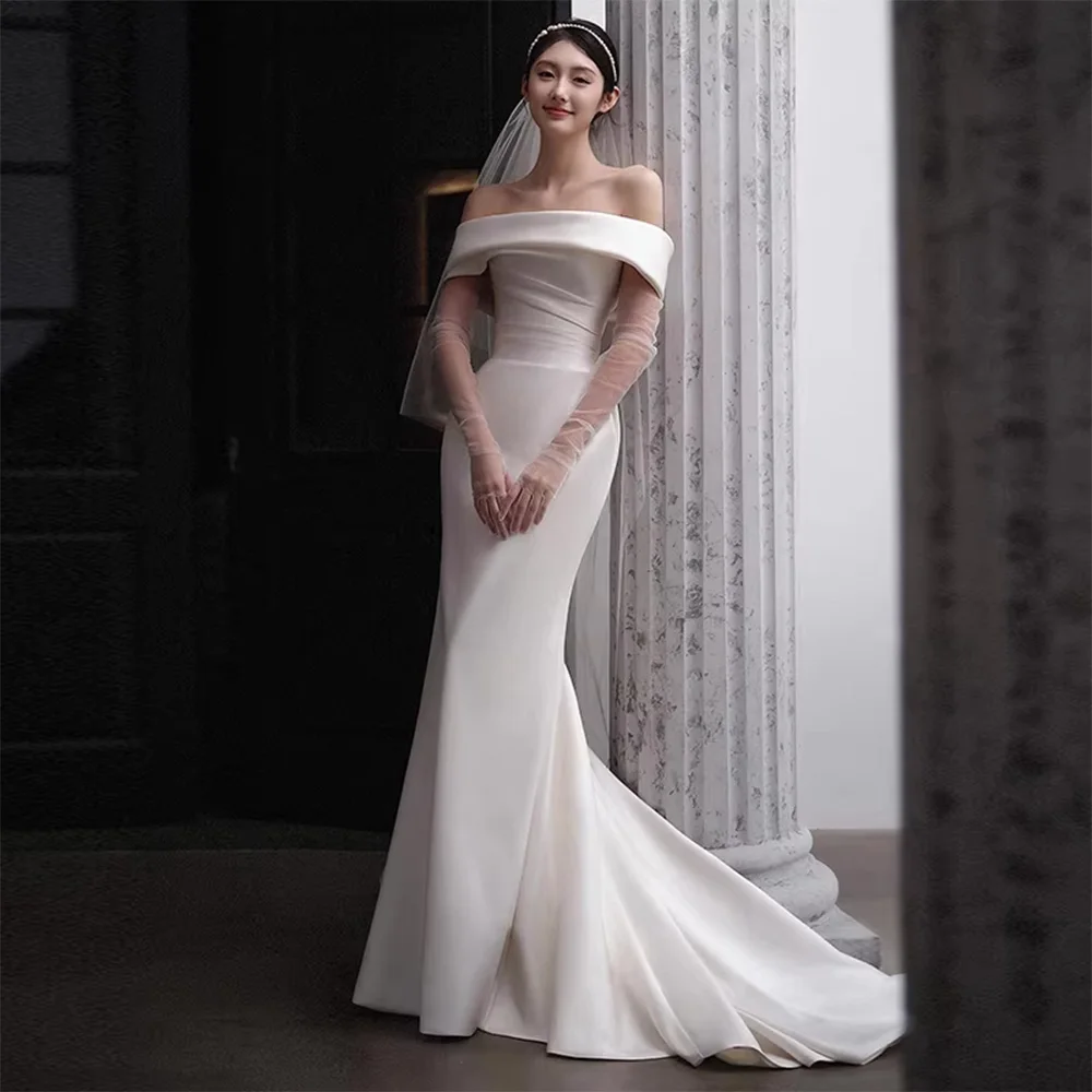 

Elegant Satin Robe de mariée with Off the Shoulder Classic Mermaid Sleeveless Bridal Gowns Customized Ruched Wedding Dress