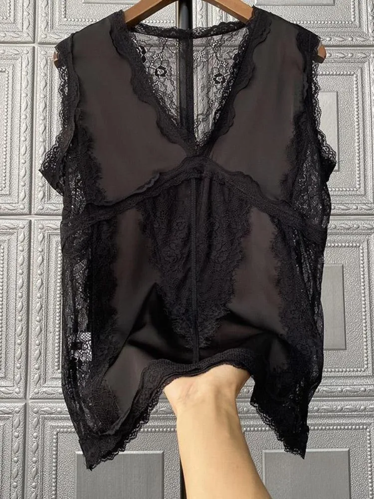 

Elegant Black Lace Sleeveless Shirt Women's Brand Buckle Self-Keeping Commute Style Silk V-Neck Regular Length Pure Color