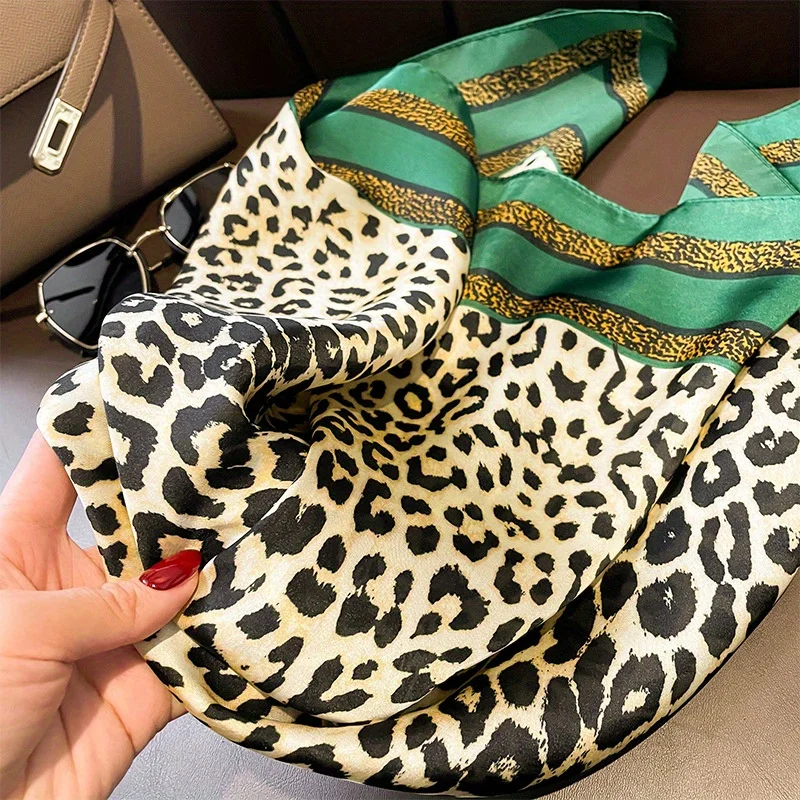 Modischer 70 * 70 cm Schal mit Leopardenmuster für Damen, Frühling/Sommer, weiche Satinränder, quadratisches Bandana, Sonnenschutzschals – Detail 12