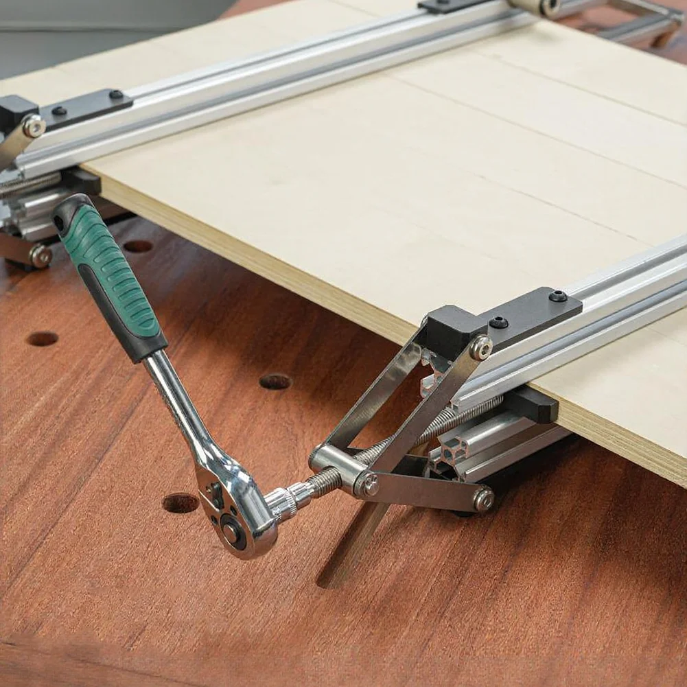 Four Way Panel Clamp Kit for Wood Joinery Projects with 3030 Aluminum Profile Mounting and 12 100mm Clamping Capacity
