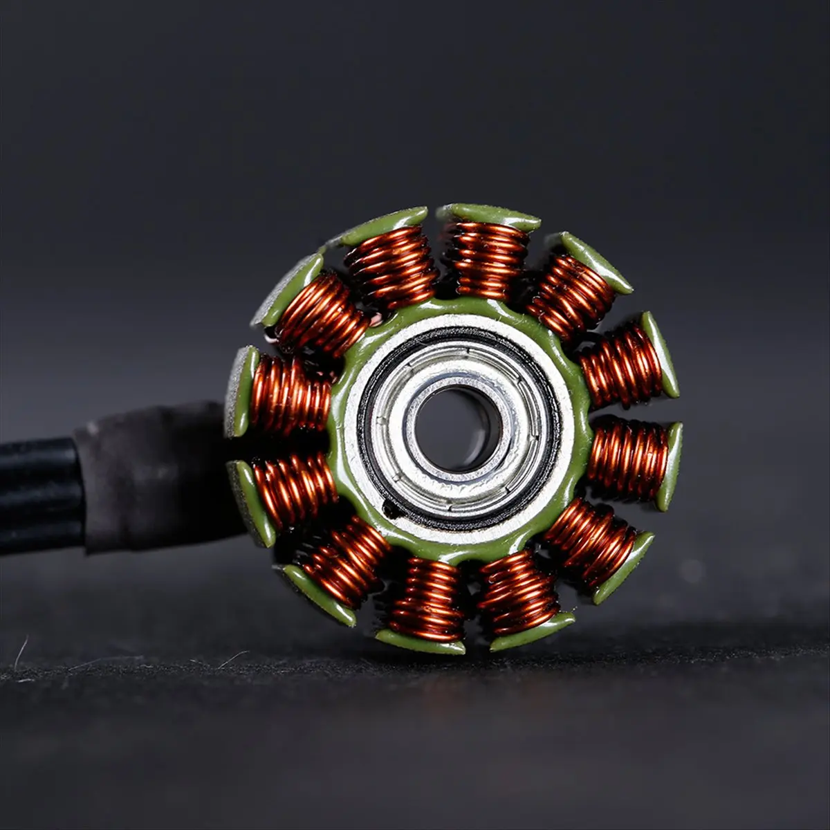 

(A26M) 2 шт. Бесколлекторные моторы XING-E Pro 2207 2450KV, 2-4S Lipo, диаметр вала 4 мм, для 5-6-дюймовых пропеллеров, для RC FPV дронов для фристайла