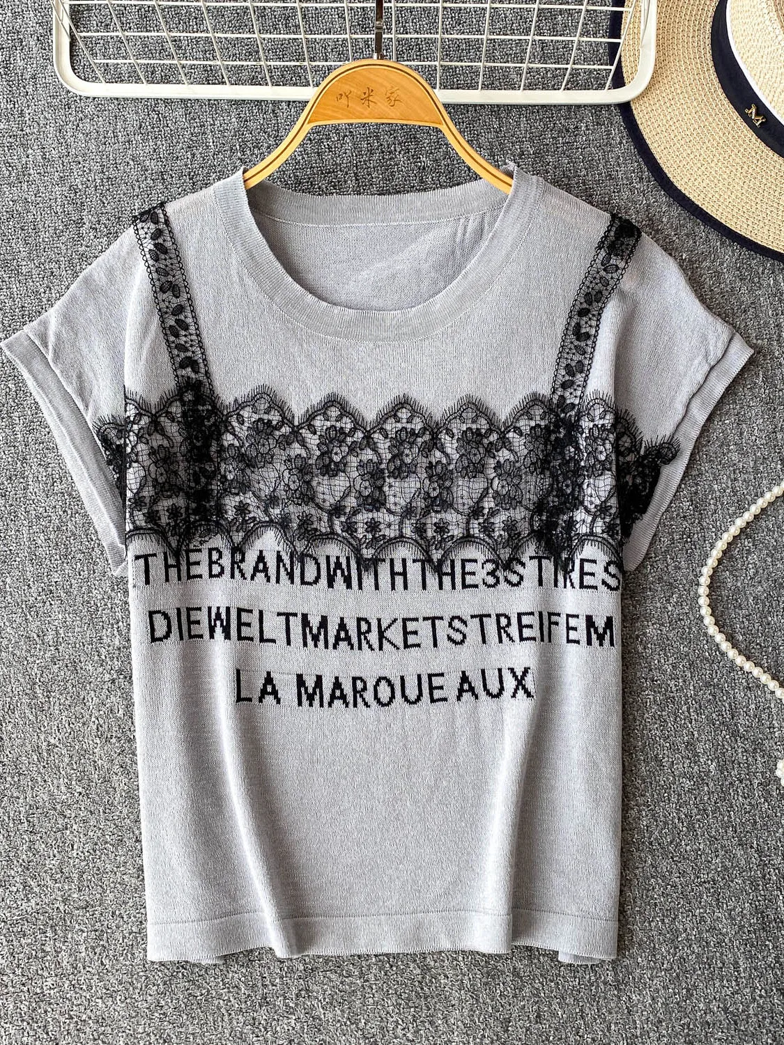 

Slim Fit Letter Embroidery Lace Knitted T-irt Women's New Design 2025 Commute Korean Sle ort Sve round Ne Top