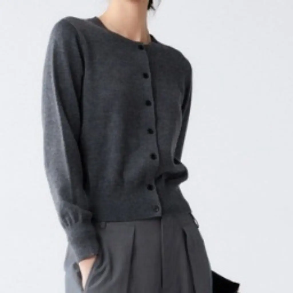 

Women's Classic round Neck Cardigan Spring Autumn Imitation Wool Knitted Sweater Soft Waxy Sea Blue Inner Layer