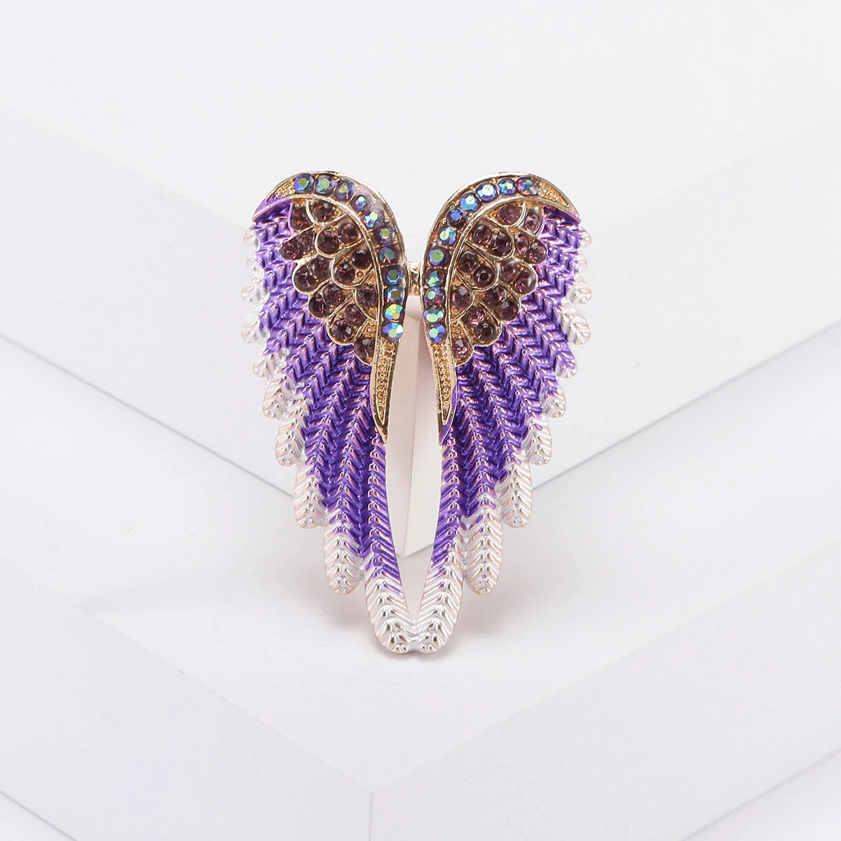 Beautiful Angel Wings Brooches for Women Unisex Glamour Pins Multi-color Available Office Party Accessories Gifts