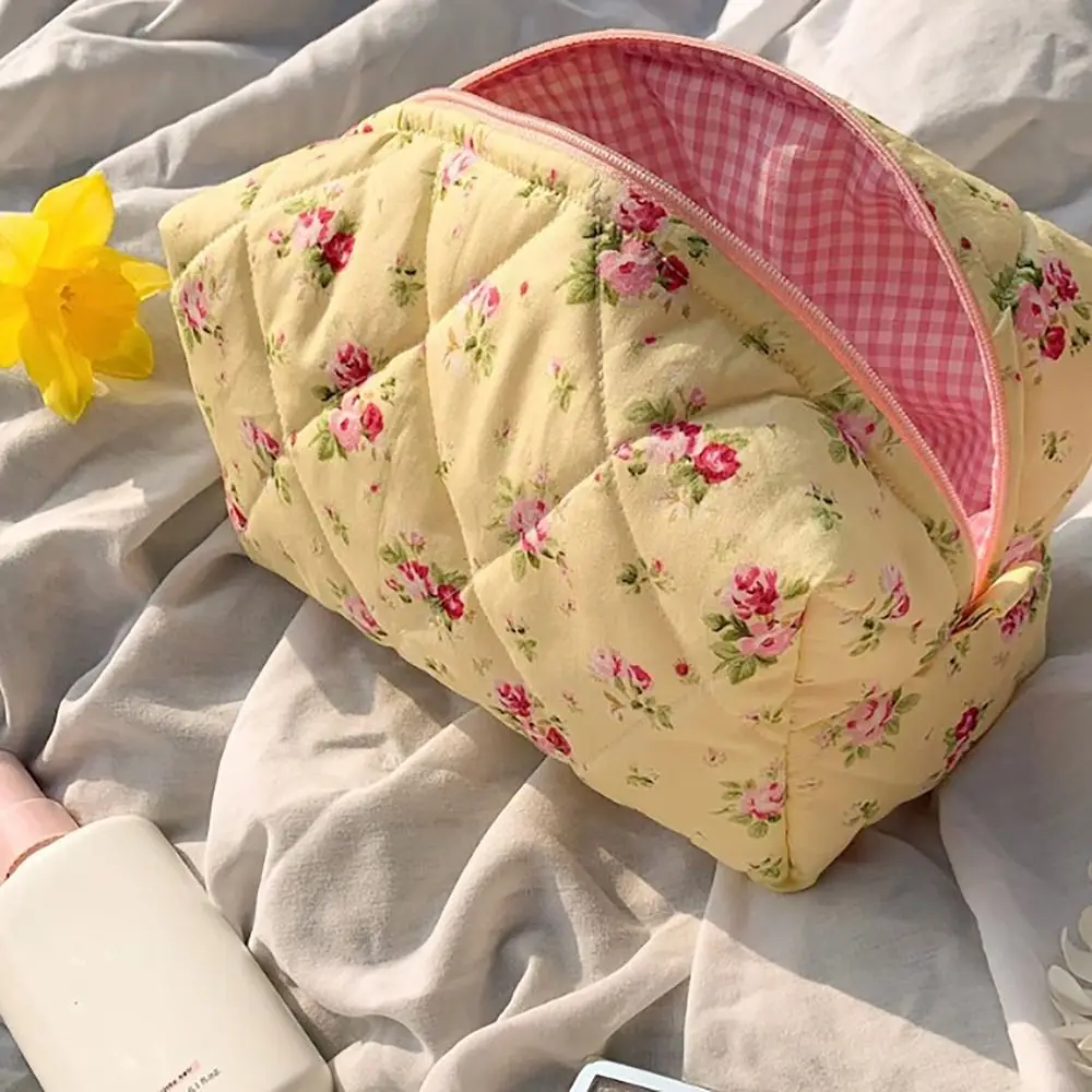 1PC Floral Puffy Quilted Makeup Bag Cosmetic Pouch Flower Strawberry Printed Large Travel Cosmetic Storage Organizer Bag