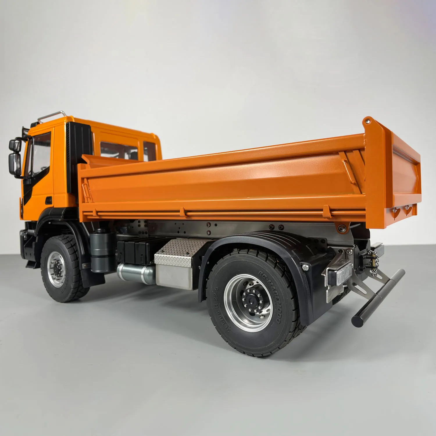 RC Hydraulic 1/14 Scale Metal Dumper Remote Control Tipper Truck Model Light Sound Systems Painted Assembled Vehicle TH23186