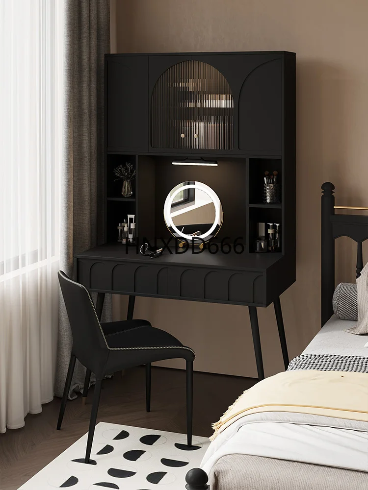 Comò e scrivania neri semplici e moderni integrati