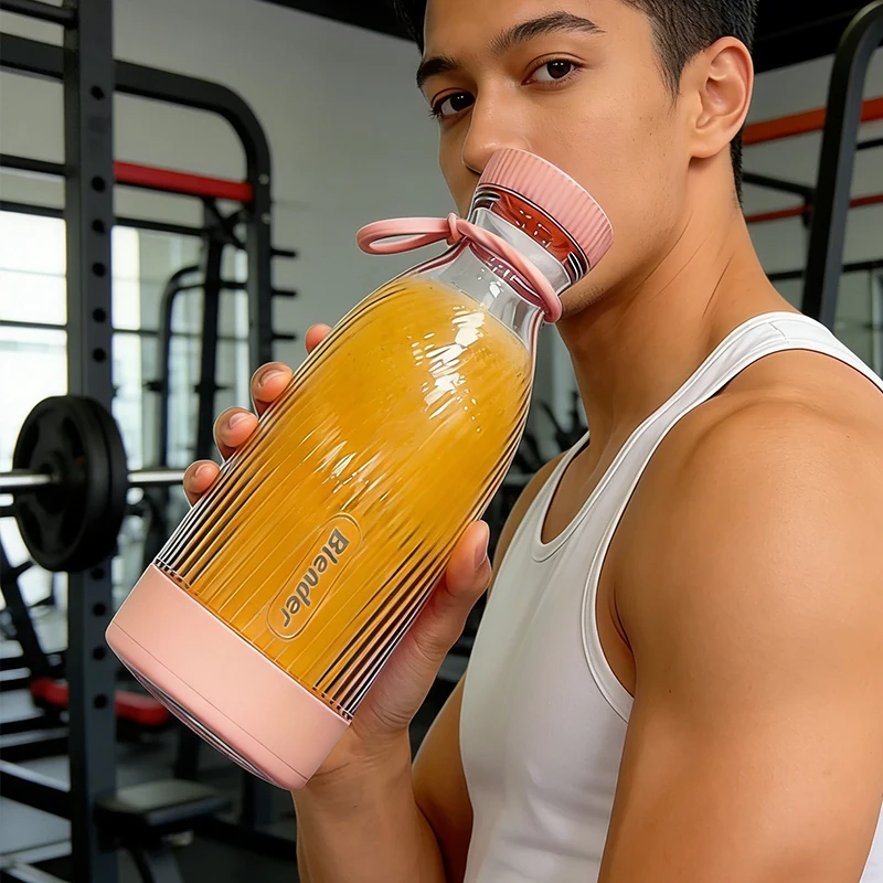 

New type of juicer, multi-functional juice bottle for students' home use, portable juice cup with USB charging function