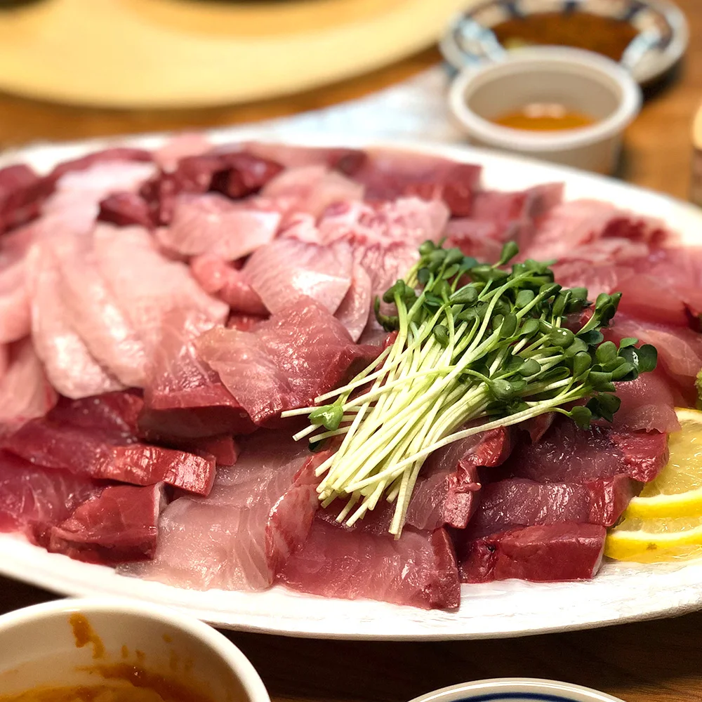 [سعر خاص] سمكة Daebang الموسمية (كبيرة) 10 كجم أو أكثر من شرائح السمك 500 جرام/1 كجم تتضمن صلصة الساشيمي البرية