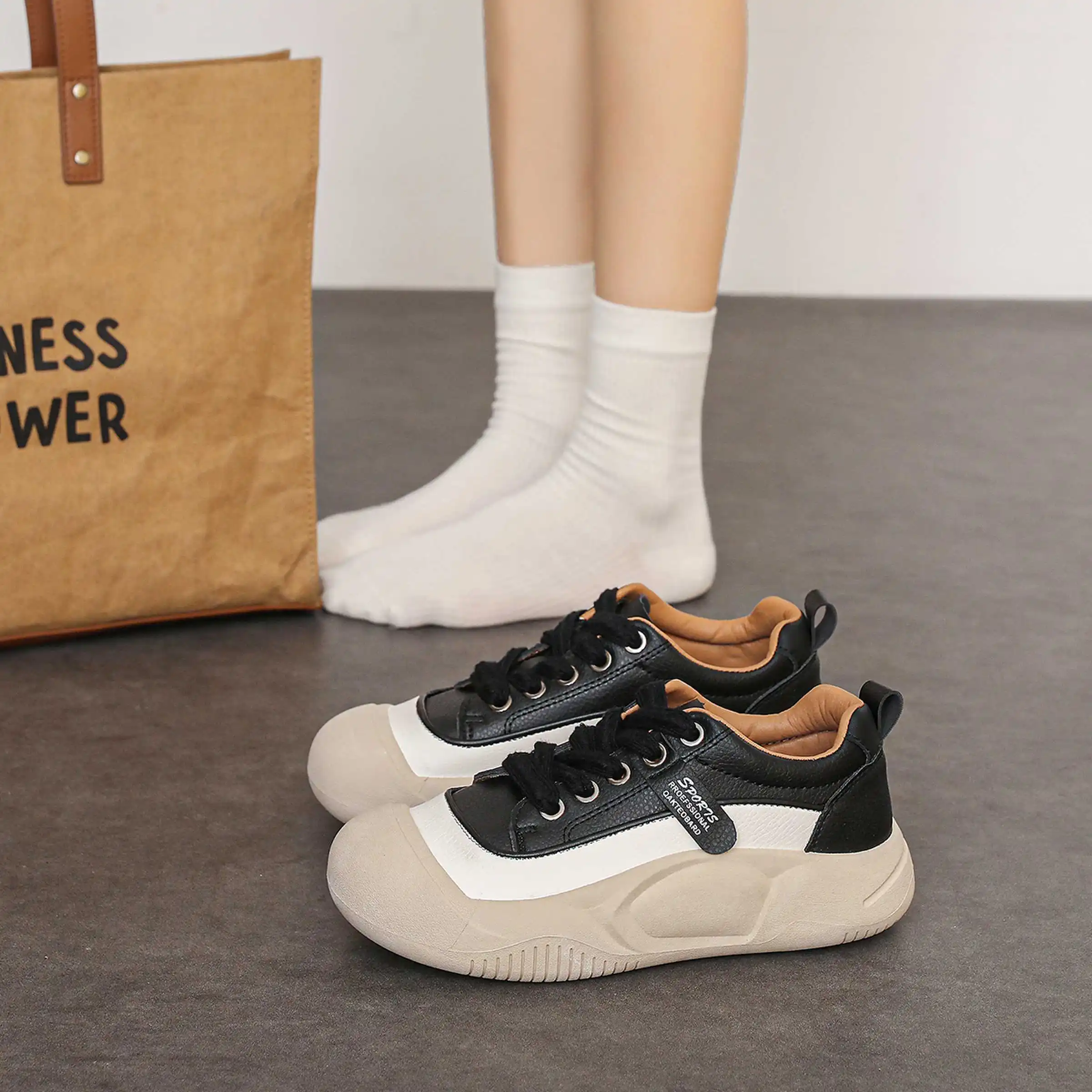 New Fashion Trend Casual Women's Shoes Thick Soles Increased Comfortable Flat Small White Shoes Outdoor Casual Sports Shoes