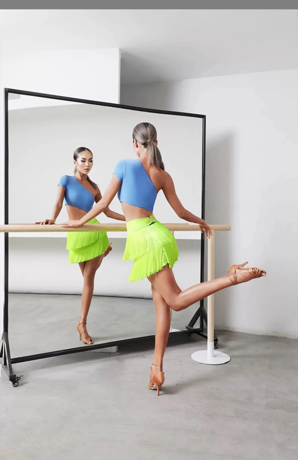 Czarna damska spódnica do tańca latynoamerykańskiego, długość do połowy łydki, z frędzlami, strój do ćwiczeń, profesjonalny strój konkursowy, odzież sportowa, dopasowana sukienka dla dorosłych.