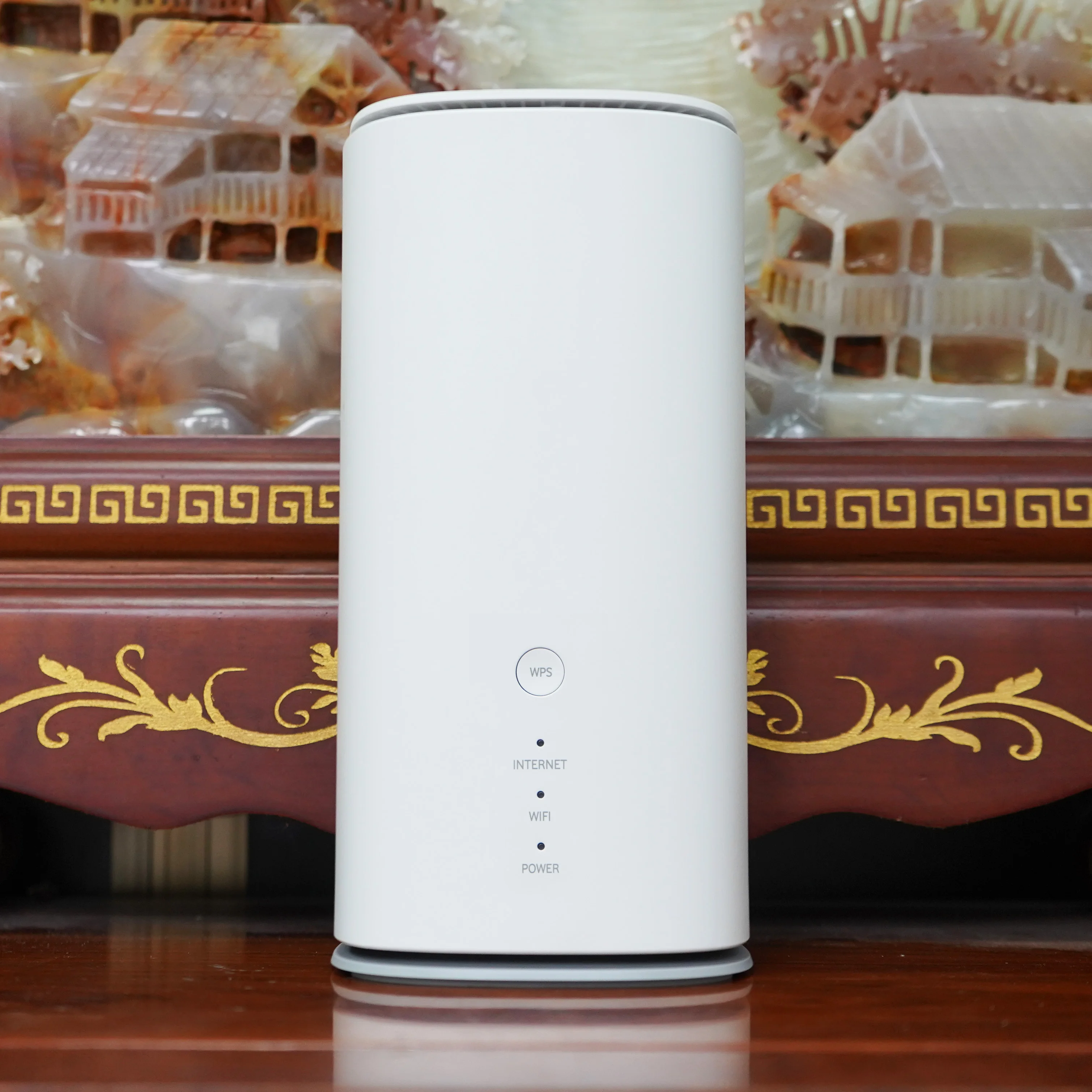 Vodafone MC888 Ultra – odblokowany router domowy 5G z obsługą WiFi, szybkie połączenie WiFi 6, prędkość do 3,8 Gbps, elegancki design i niskie zużycie energii. — zdjęcie produktu 2