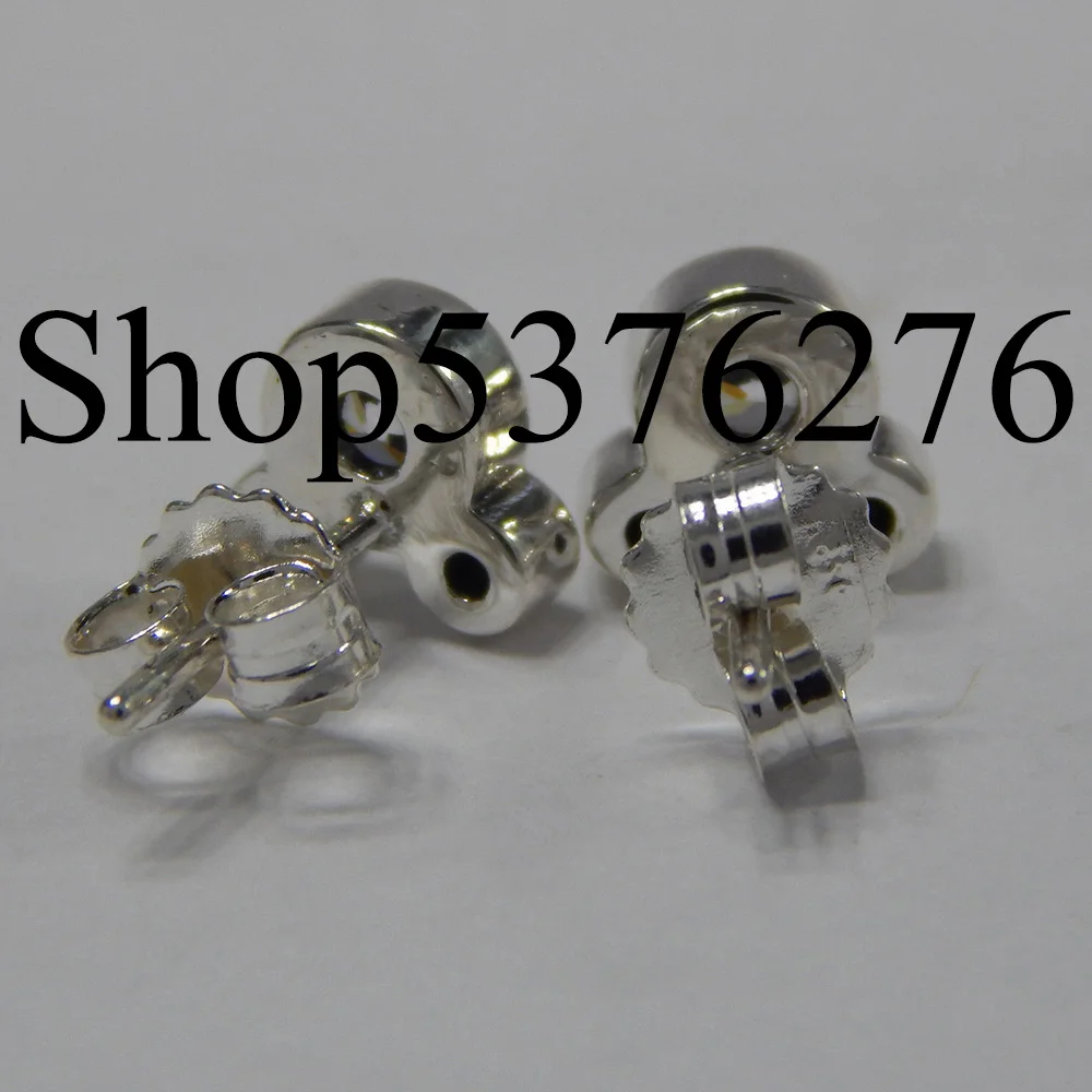 

Женские серьги-гвоздики из серебра 925 пробы