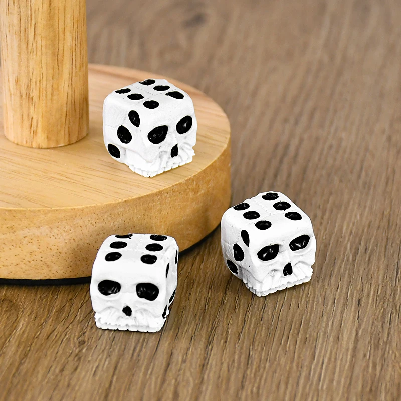 

1pc Resin White Skull Dice Halloween Casual Party Tabletop Board Game Props Gifts Decorations Interesting Design Funny Dice
