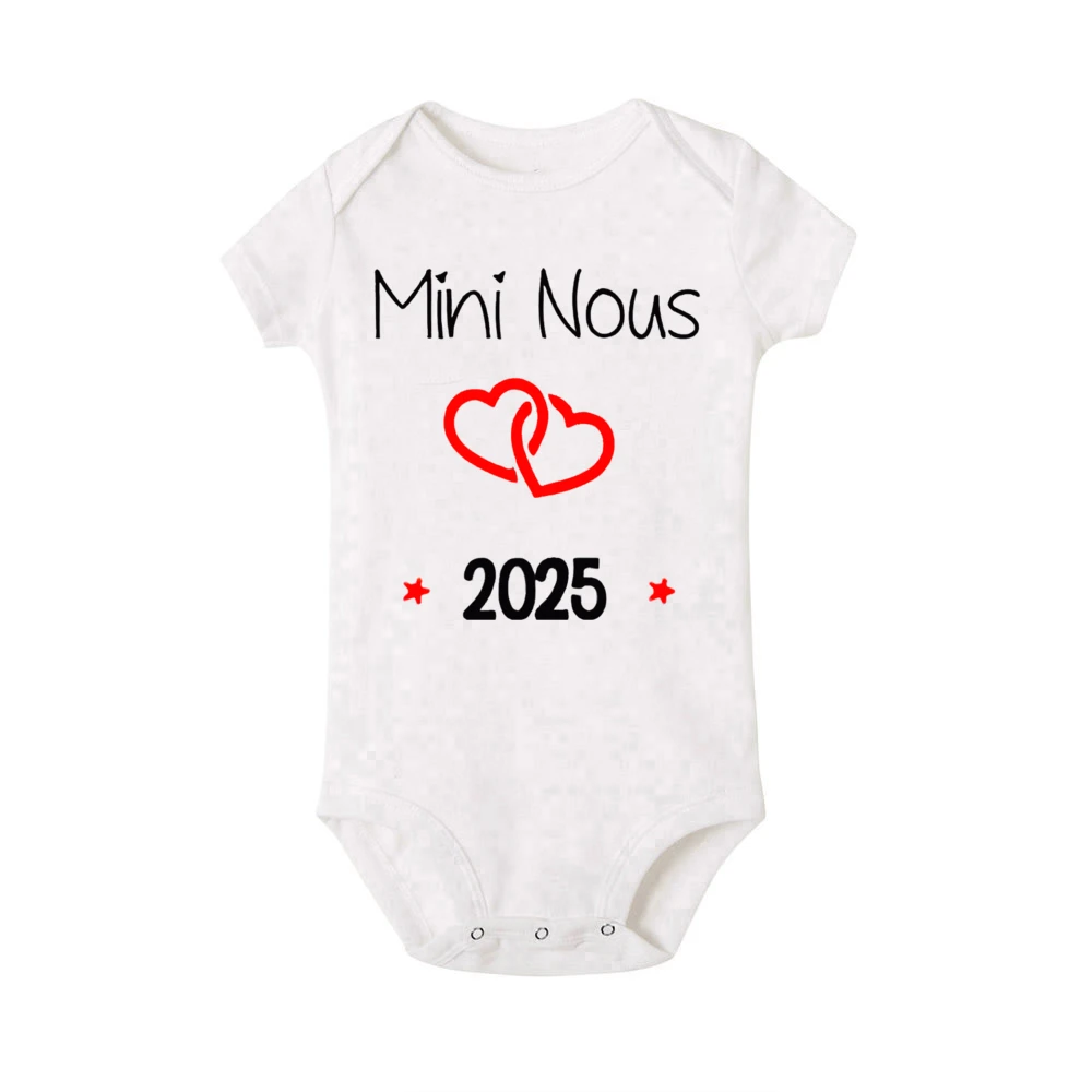 Mini Nous 2025 Print Baby Bodysuit Pregnancy Announcement Outfit Newborn Short Sleeve Romper Toddler Jumpsuit Infant Shower Gift