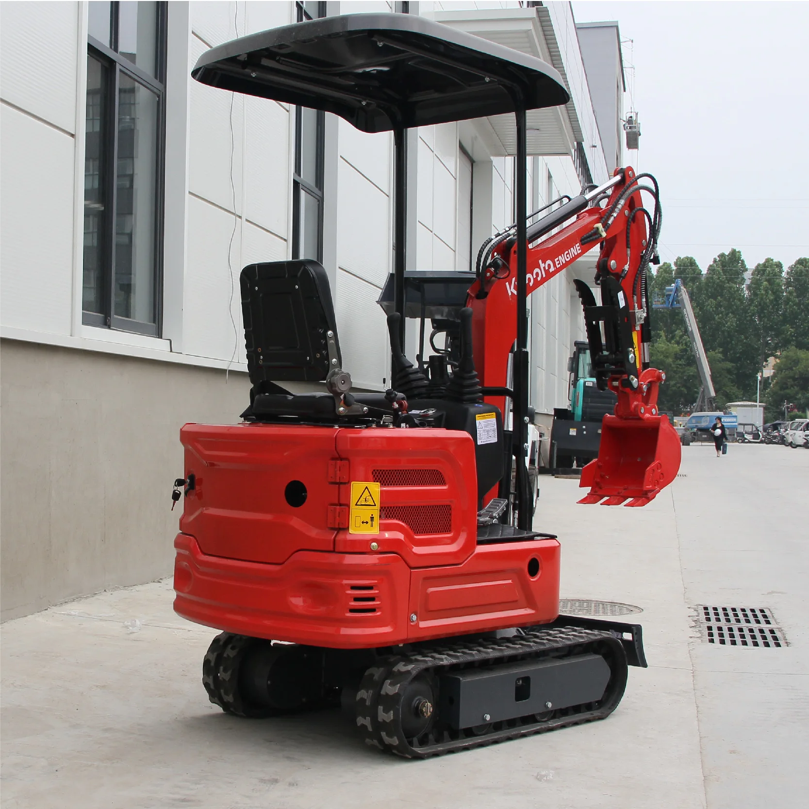 حفارة صغيرة جديدة تمامًا من MACHPRO مغطاة بطول 1 طن، سقف بمشبك الإبهام الهيدروليكي، محرك كوبوتا، متوفر في الولايات المتحدة