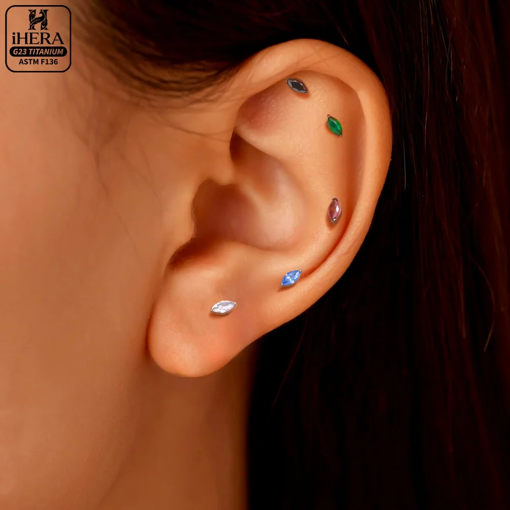 Glitzernde CZ-Besetzte Basis-Titan-Piercing-Körperschmuckstücke im Großhandel für Nasen-, Conch-, Helix-, Tragus-, Labret-, Augenbrauen-, Knorpel- und Ohrstecker. – Detail 4