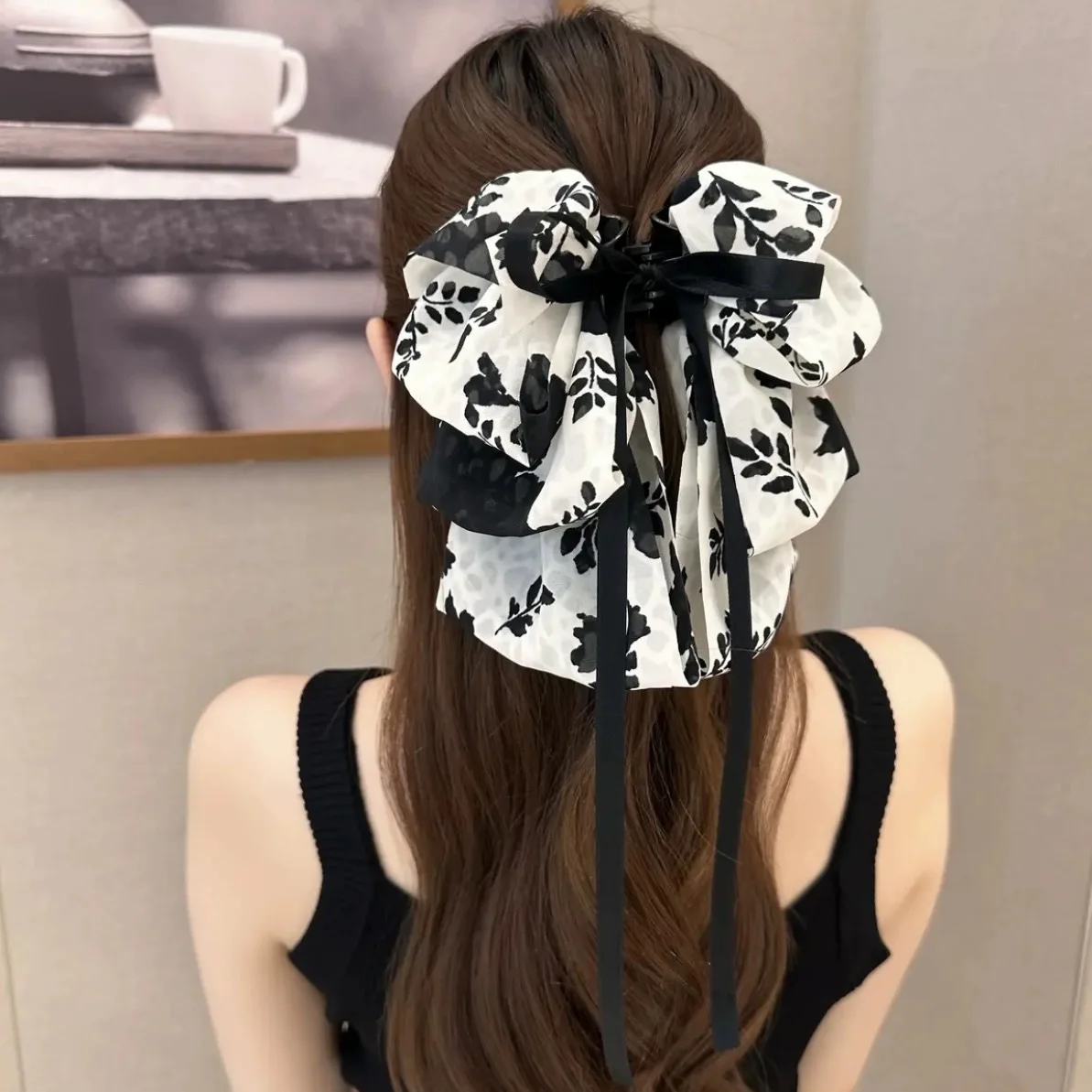 French retro printed bow clip with black and white leaves floral ribbon lazy man clip versatile headwear